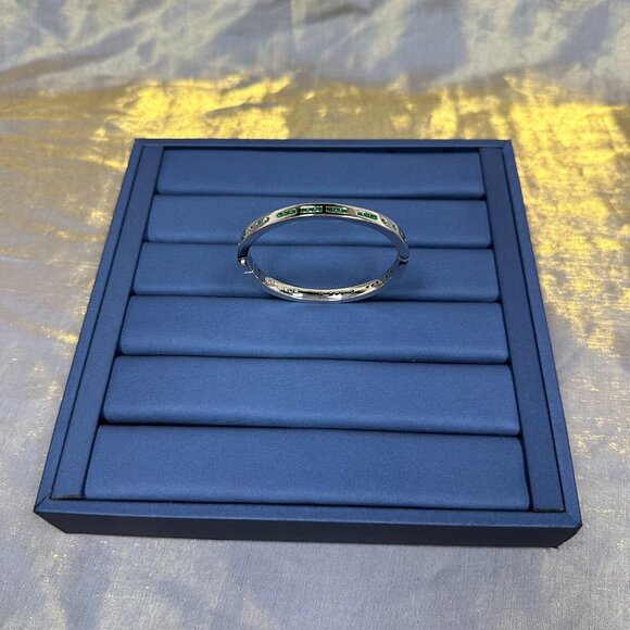 APM Monaco Bonheur Green Bangle - Picture 2 of 4